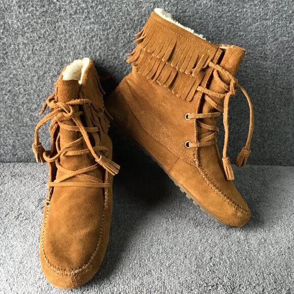 Minnetonka Suede Lace up Fleece Lined Fringe Moccasins Sz 8 - Picture 1 of 16